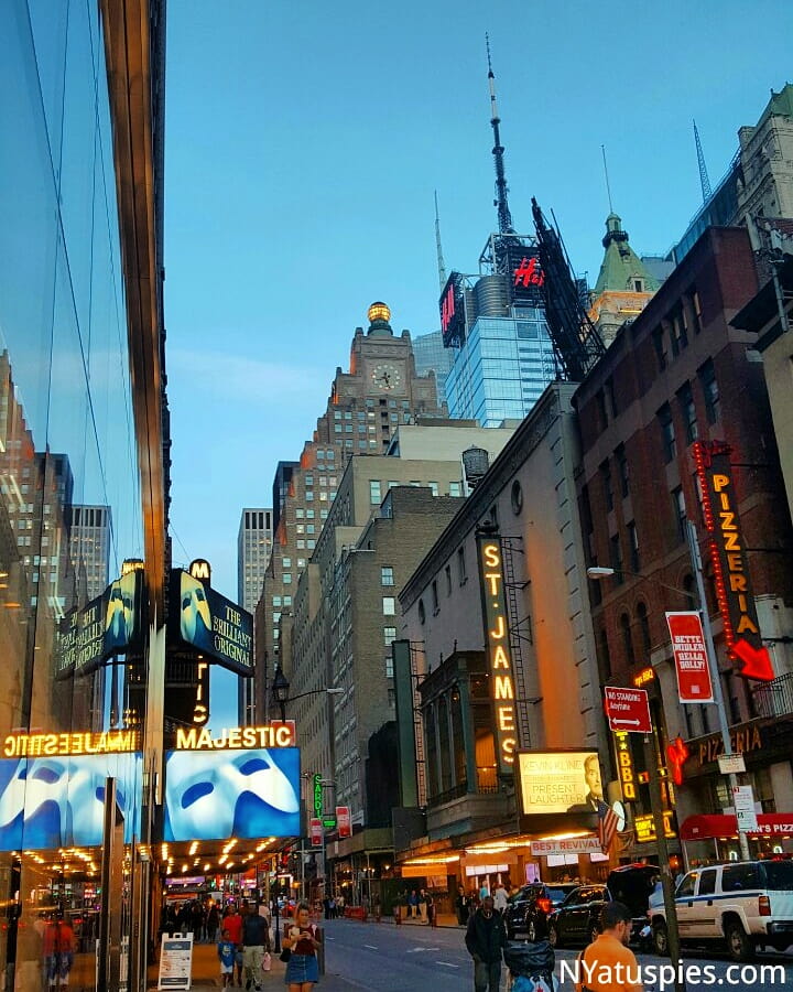 Imagen de los Teatros de Broadway en Manhattan, Nueva York